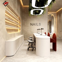 Vitrine moderne de luxe en fer et aluminium pour exposer les ongles à éclairage LED dans un magasin de détail ou un centre commercial