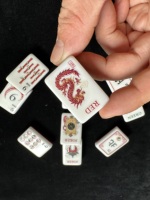 Jeu de tuiles de Mahjong 160 pièces, américain, 1,5 x 1 pouce, face ivoire, dos rouge, avec sac à fermeture éclair et boîte cadeau