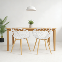 Chaises de terrasse d'extérieur en gros d'usine, chaises de salle à manger avec dossier en maille PP et pieds en métal résistants