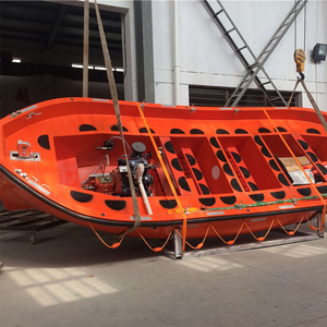 Bateau de sauvetage en fibre de verre Orange Marine avec moteur - Product Image 3
