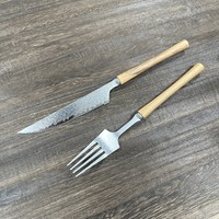 Kit de couverts de table en bois d'olivier et acier Damas, couteau à steak dentelé et fourchette, léger, 67 couches d'acier Damas