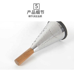 Rallador de Verduras de Acero Inoxidable de 3 Lados con Mango de Madera, Multiusos <span class=keywords><strong>para</strong></span> el Hogar y Restaurantes - Product Image 4