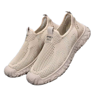 รองเท้าเทนนิสผู้ชายแบบสวม ดีไซน์ Fly-knit ระบายอากาศได้ดี พื้นนุ่ม น้ำหนักเบา เหมาะสำหรับฤดูใบไม้ผลิและฤดูร้อน สไตล์สปอร์ต - Product Image 1