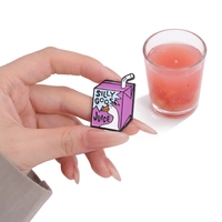 Nouvelle tendance 2026 : Épinglette en émail Silly Goose Juice, motif boîte de jus de dessin animé amusant, broche en métal personnalisée pour vêtements et cadeaux