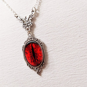 Gargantilla de estilo clásico con colgante de gota de sangre de aleación roja gótica Vintage para mujeres y hombres amantes Punk Dark Academia con perla - Product Image 2