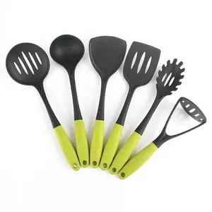 6 Stück Nylon Küchen utensilien Werkzeuge mit weichem Griff TPR Griff geschlitzt Dreher Pfanne Sieb Löffel Spatel Pasta Stampfer