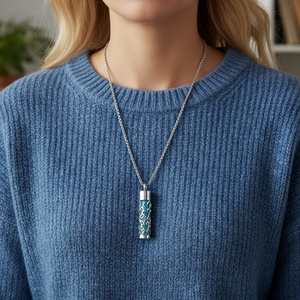Collana con Ciondolo in Acciaio Inossidabile a Forma di Cilindro, Diffusore di Profumo e Olio Essenziale, Design Traforato, per Aromaterapia - Product Image 2