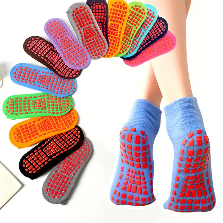 Customized non-slip socks in bulk for jump socks for trampoline park