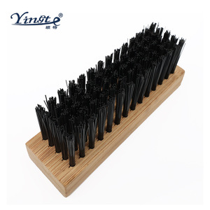 Brosse à chaussures en bois massif Yinste avec poils en PP pour nettoyer et polir les chaussures - Product Image 1