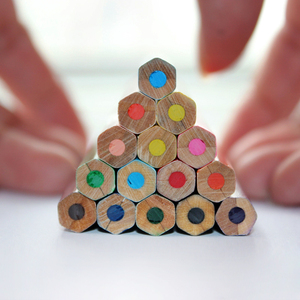 Le dimensioni <span class=keywords><strong>e</strong></span> i colori sono piccole <span class=keywords><strong>e</strong></span> convenienti matite per bambini set di mini matite colorate in legno di mezza dimensione per bambini - Product Image 5