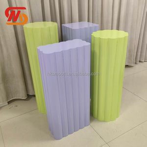 ชุดขาตั้งเค้กโลหะสีเขียวและสีม่วงดีไซน์ทันสมัยสำหรับตกแต่งงานแต่งงาน - Product Image 1