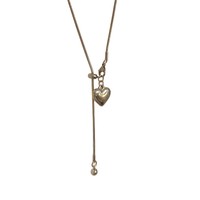 Chaîne de collier élégante et minimaliste avec pendentif cœur argenté à pompon, design unique et breloque délicate