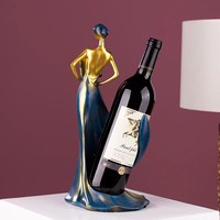Range-bouteilles décoratif en résine de style artisanal moderne américain Johnson Lee, pour la décoration intérieure et la salle à manger