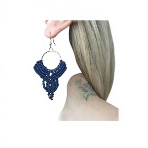 Boucles d'oreilles pendantes macramé vintage de qualité supérieure, avec perles en laiton plaqué argent, faites à la main, tendance, pour mariage - Product Image 1