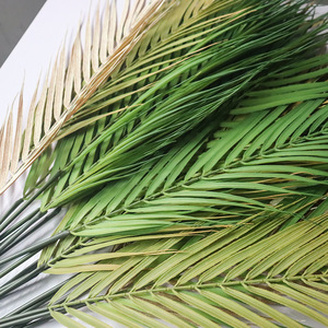 Feuilles de palmier Areca artificielles populaires en plastique, verdure artificielle pour décorations de mariage et décoration intérieure - Product Image 2