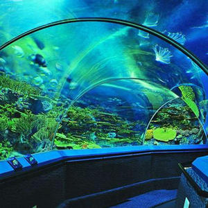 Grand aquarium en acrylique avec construction au design personnalisé Villa hôtel exposition en verre ultra blanc méduse aquarium - Product Image 1