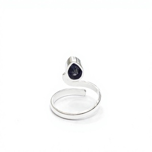 Bague ajustable minimaliste en argent 925 avec saphir, forme goutte d'eau, sertissage clos, bijou unisexe pour usage quotidien - Product Image 5
