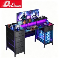 Poste de travail informatique moderne B2B avec bande lumineuse LED et étagère pour tour d'ordinateur