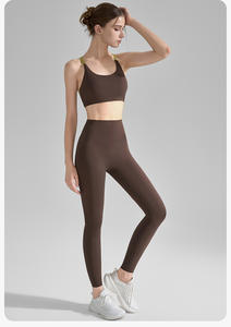 เสื้อชั้นในกีฬาแบบไขว้หลังเรียบง่าย ขายส่ง พร้อมโลโก้ด้านหน้า ป้องกันการกระแทก เหมาะสำหรับโยคะ ออกกำลังกาย ฟิตเนส สำหรับผู้หญิง เสื้อครอปท็อป - Product Image 4