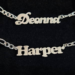 Cadena Figaro de Acero Inoxidable Qiuhan con Oro de 18k para <span class=keywords><strong>Amigos</strong></span>, Regalo del Día de la Madre, Collar con Nombre Personalizado con Letras Individuales - Product Image 2