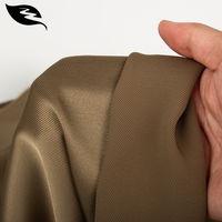 100% Polyester Couleurs Satin Tissu Avec Texture Soyeuse 138gsm Poids Moyen et Respirant Sergé Abaya Tissu pour Femmes Robe