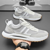 Sneakers casual da uomo per la primavera e l'autunno, modello trendy da papà con suola alta, molto vendute per adolescenti.