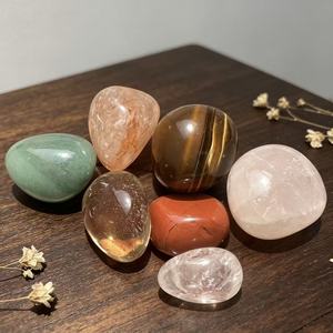 Kit de 25 pierres de cristal naturelles avec baguette de sélénite, pierres roulées, cristaux d'améthyste pour la méditation et la guérison spirituelle - Product Image 5
