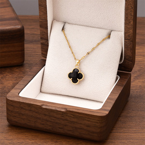 Vòng cổ cỏ bốn lá pha lê đen bán chạy nhất trực tiếp có thiết kế cao cấp dành cho phụ nữ và titan thích hợp - Product Image 2