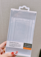 Boîte d'emballage universelle jetable en PVC pour coque de téléphone 17 Pro Max, personnalisable avec gaufrage et pelliculage brillant pour l'électronique grand public