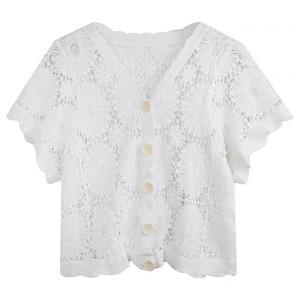 เสื้อผู้หญิงแฟชั่น ปักลายดอกไม้ ลูกไม้โครเชต์ เสื้อคอวี ทรงเข้ารูป แขนสั้น เสื้อท็อปส์ผู้หญิง - Product Image 6