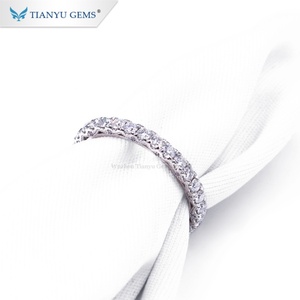 Tianyu Gems Diseño de sarampión 14K Oro blanco Moissanite Diamantes Anillos de boda y anillo Banda - Product Image 1