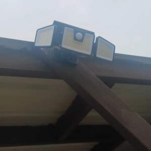 Năng lượng mặt trời đèn ngoài trời IP65 không thấm nước cảm biến chuyển động đèn với điều khiển từ xa 3 người đứng đầu năng lượng mặt trời dẫn nhẹ Lũ lụt ánh sáng An Ninh - Product Image 2