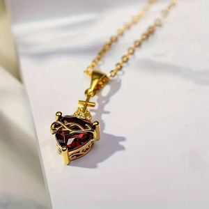 Collana da Donna con Ciondolo a Cuore con Spine, Romantica con Pietra Rossa, Catena per Clavicola, Gioiello di Moda Dolce e Audace - Product Image 1