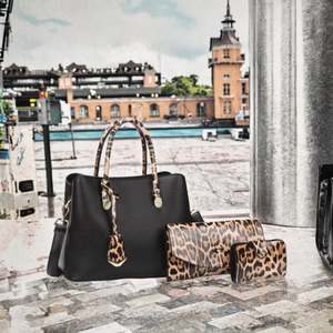 Bolso de Mano Cruzado de Hombro de Gran Capacidad, Bordado, Resistente al Agua, de Cuero Genuino para Mujer, Estilo Vintage Cuadrado, para Verano y Otoño - Product Image 3