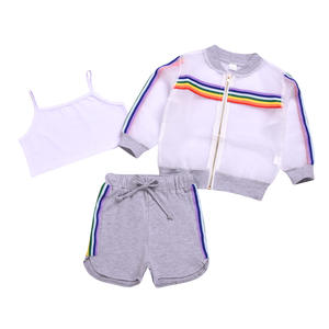 Conjunto de tres piezas para niña: camiseta de verano con malla lateral antimosquitos, chaleco tipo sling y pantalones cortos. - Product Image 1