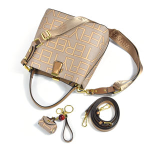 Fabricants en gros imprimé nouveau style de sac à main ensemble trois pièces sac à la mode pour femmes sac à bandoulière multifonctionnel - Product Image 5