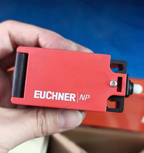 Interruptor de Seguridad Original EUCHNER NP1-638AS-M 083691, Contactos Positivos de Acción Lenta 2NC+1NO, Entrada de Cable M20 - Product Image 3