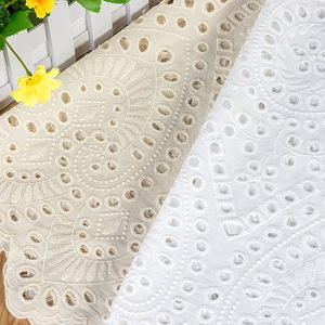 قماش دانتيل مطرز من البوليستر والقطن الشبكي المجوف للمعاطف والملابس والستائر ومفارش الطاولات - Product Image 1