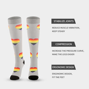 Chaussettes de compression à motif cœur en nylon, anti-transpiration, pour cyclisme en extérieur, taille jeune, chaussettes décontractées régulières - Product Image 5
