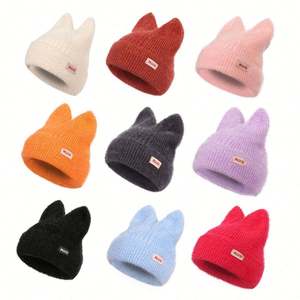 Bonnet tricoté pour femme avec oreilles de chat mignonnes pour l'automne/hiver, chaud, extensible, en acrylique, idéal pour les voyages et les activités de plein air - Product Image 2