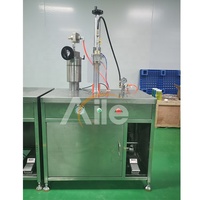 Aile Pneumatic-Driven Semi-Automatic Aerosol Machine de remplissage pour les petits produits chimiques Butane Gaz GPL Remplissage Plastique