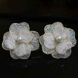 wholesale Jewelry 14K Gold Filled Floral <b>Stud</b> Earrings, Italian Metal Lace Craft Natural Freshwater Pearl Flower Earrings - Product Image 2