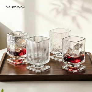 Vaso Cuadrado Clásico Retro de 6oz con Patrón Floral, Superficie Texturizada, Apto para Lavavajillas, para Whisky, Jugos, Uso en Casa o Cafetería - Product Image 4