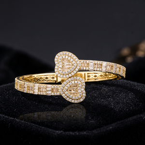 Brazalete de latón grabado con diseño de corazón calado y circonitas, tono dorado, regalo de joyería para mujer - Product Image 3