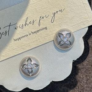 Pendientes de Plata de Ley S925 con Diseño Único de Flores Cepilladas, Estilo Francés Simple y Moderno, Estilo Vintage Lindo - Product Image 4