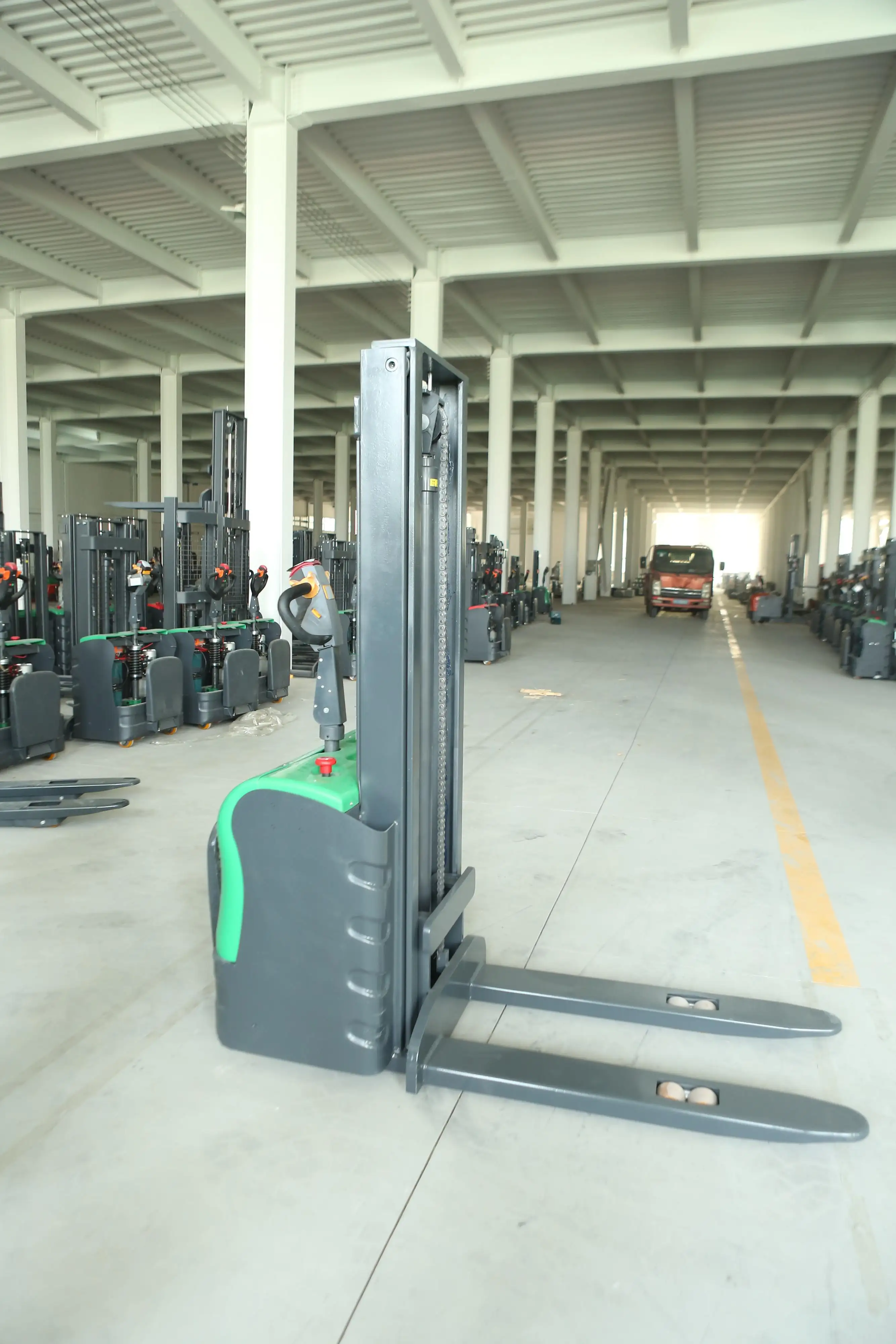 Shouwo Low Price Manual Stacker 2 tons 2024 New High quality 2000kg Capacity Small Manual Stacker