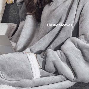 Venta al por mayor naturaleza 100% poliéster suave a cuadros adulto usable Sherpa polar de gran tamaño Sudadera con capucha Manta con capucha - Product Image 4