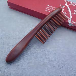 Peigne à dents larges en bois massif multicolore de qualité supérieure, en bois de santal naturel et en <span class=keywords><strong>acajou</strong></span>, pour démêler les <span class=keywords><strong>cheveux</strong></span> bouclés - Product Image 6