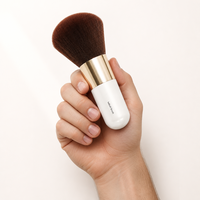 Pinceau de maquillage Kabuki personnalisé JIY avec logo pour fond de teint, poudre fixante, blush, bronzer, pinceau professionnel pour le visage avec poils doux