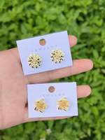 Boucles d'oreilles fines en cuivre plaqué or motif fleur, clous d'oreilles en cuivre plaqué or motif fleur pour femme, bijoux en cuivre pas chers en gros